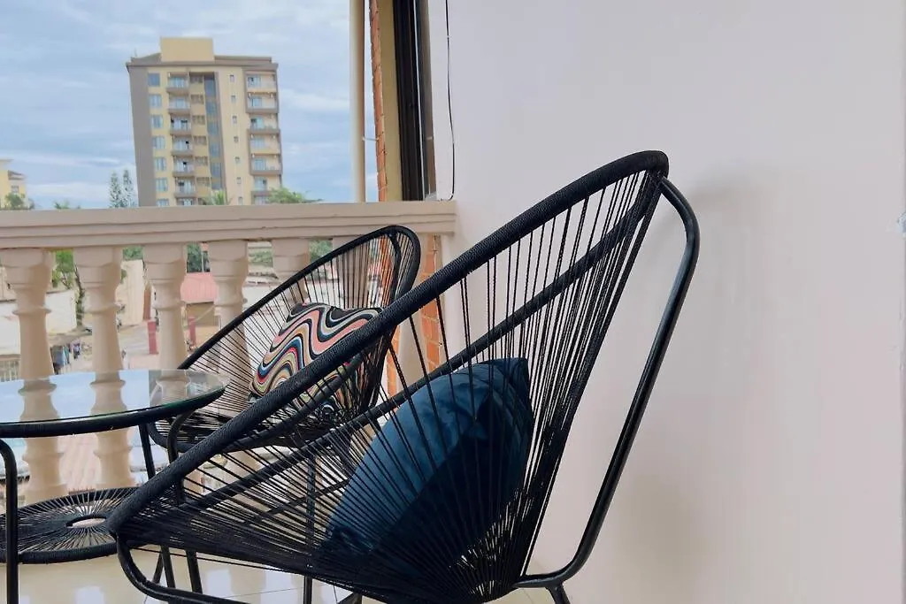 Cozy Living By Miranda, Acacia Unlimited Wifi Netflix Free Parking Apartment Kampala 0*,  Uganda